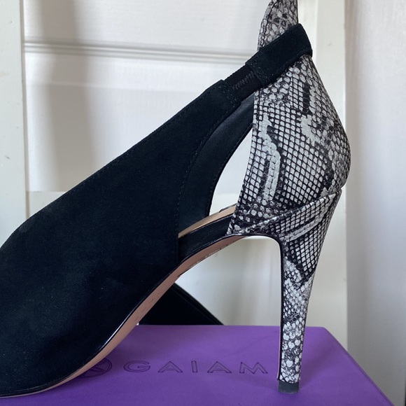 WHBM suede peep toe pumps size 9 - Picture 7 of 8